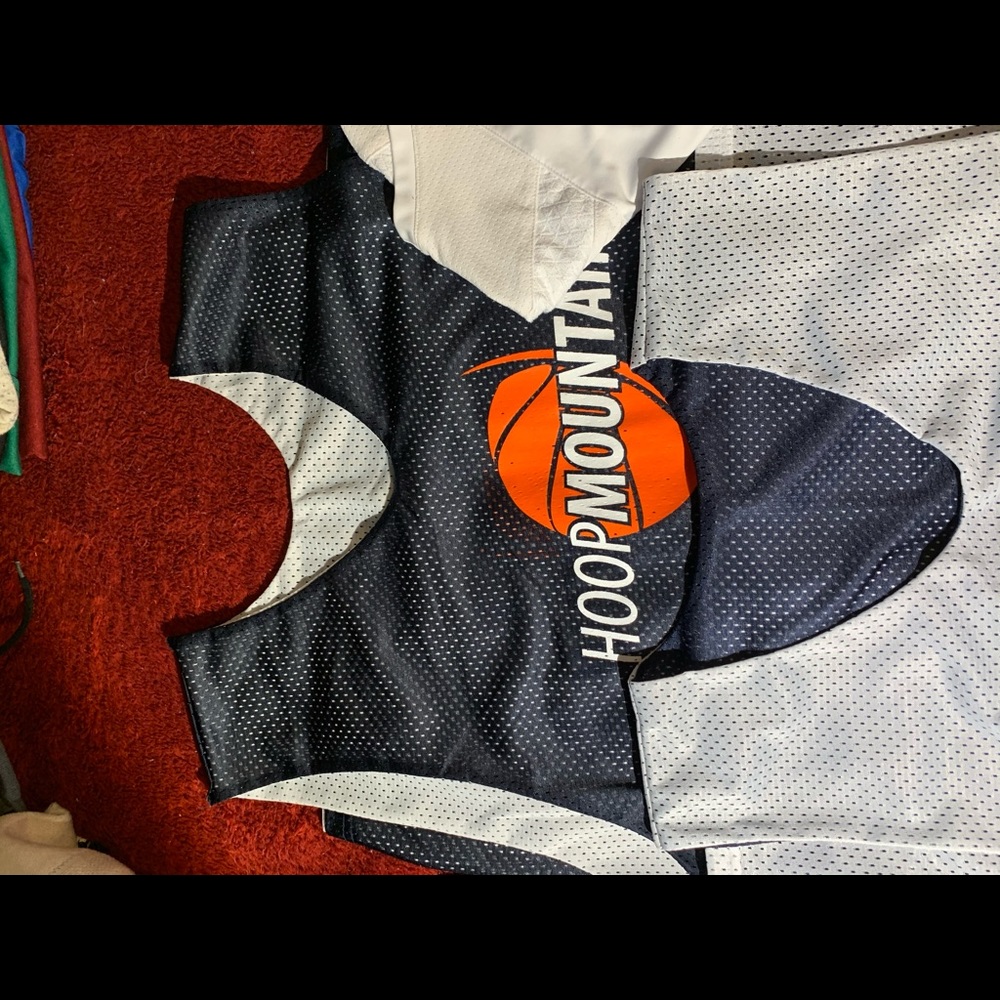 Basketball jerseys - Picture 3 of 7